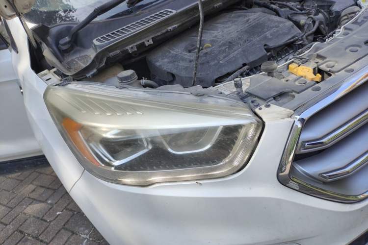 Used Ford Kuga 2018 EcoBoost 180 Two-Wheel-Drive Elite Trim Right Front Headlight