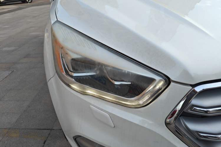 Used Ford Kuga 2018 Facelifted EcoBoost 180 Two-Wheel Drive Luxury Wing Edition Right Front Headlight