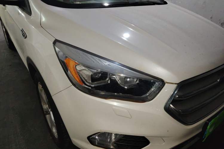 Used Ford Kuga 2018 Facelifted EcoBoost 180 Two-Wheel Drive Luxury Wing Edition Right Front Headlight