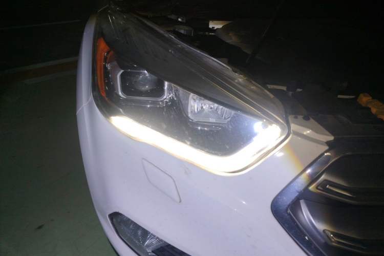 Used Ford Kuga 2018 EcoBoost 245 Four-Wheel Drive Luxury Wing Model Right Front Headlight