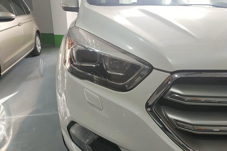 Used Ford Kuga 2018 EcoBoost 180 Four-Wheel Drive Luxury Wing Model Right Front Headlight