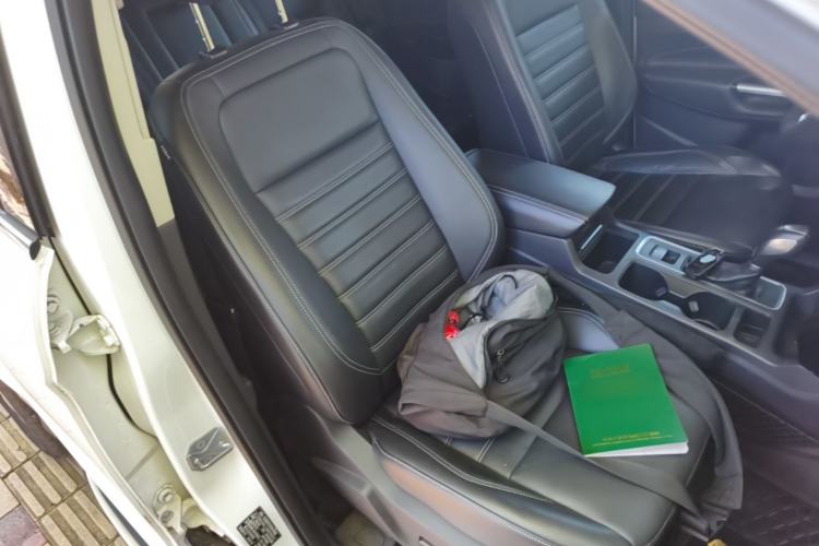 Used Ford Kuga 2018 EcoBoost 180 Two-Wheel-Drive Luxury Wing Edition Right Front Seat