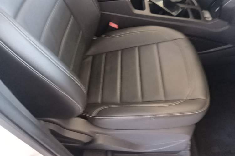 Used Ford Kuga 2018 EcoBoost 180 Two-Wheel-Drive Platinum Edition Right Front Seat