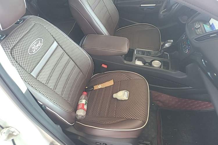 Used Ford Kuga 2018 EcoBoost 180 Two-Wheel-Drive Luxury Wing Edition Right Front Seat