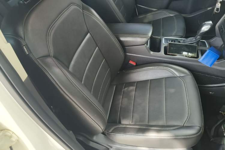 Used Ford Kuga 2018 EcoBoost 180 Two-Wheel-Drive Platinum Edition Right Front Seat