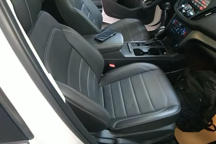 Used Ford Kuga 2018 EcoBoost 180 Two-Wheel-Drive Platinum Edition Right Front Seat