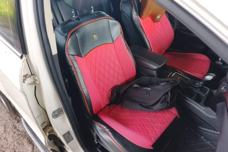Used Ford Kuga 2018 EcoBoost 180 Two-Wheel-Drive Luxury Wing Edition Right Front Seat