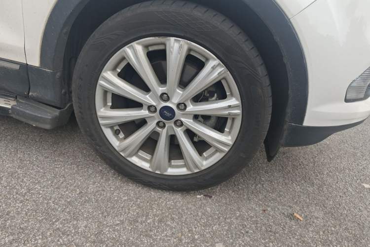 Used Ford Kuga 2018 EcoBoost 245 Four-Wheel Drive Luxury Wing Model Right Front Wheel Hub