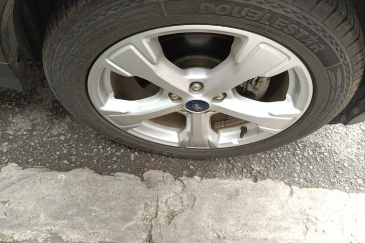 Used Ford Kuga 2018 EcoBoost 180 Two-Wheel-Drive Platinum Edition Right Front Wheel Hub