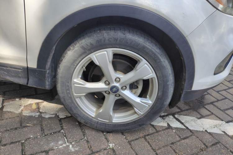 Used Ford Kuga 2018 EcoBoost 180 Two-Wheel-Drive Elite Trim Right Front Wheel Hub
