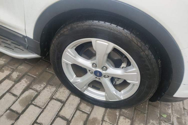 Used Ford Kuga 2018 Facelifted EcoBoost 180 Two-Wheel Drive Luxury Wing Edition Right Front Wheel Hub