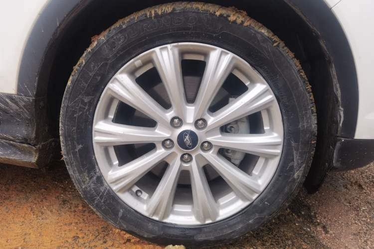 Used Ford Kuga 2018 EcoBoost 245 Four-Wheel Drive Luxury Wing Model Right Front Wheel Hub