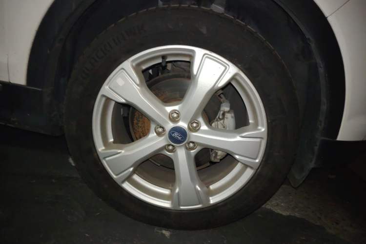 Used Ford Kuga 2018 Facelifted EcoBoost 180 Two-Wheel Drive Luxury Wing Edition Right Front Wheel Hub