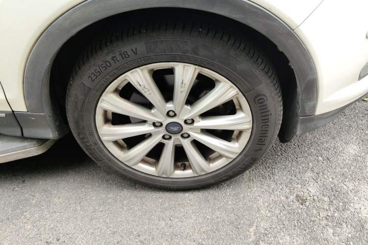 Used Ford Kuga 2018 EcoBoost 245 Four-Wheel Drive Luxury Wing Model Right Front Wheel Hub