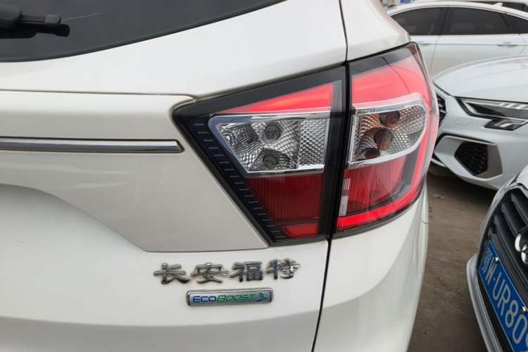 Used Ford Kuga 2018 EcoBoost 180 Two-Wheel-Drive Platinum Edition Right Rear Taillight