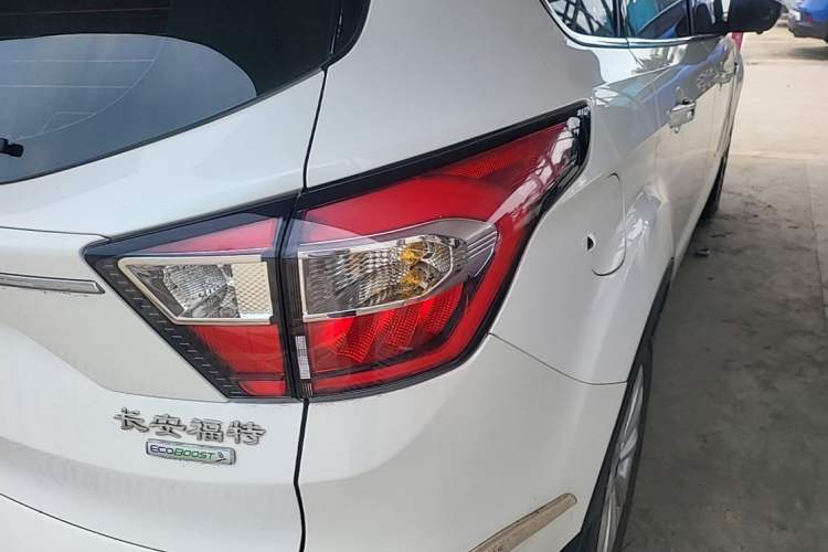 Used Ford Kuga 2018 EcoBoost 180 Two-Wheel-Drive Luxury Wing Edition Right Rear Taillight