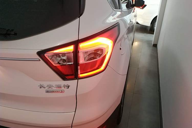 Used Ford Kuga 2018 EcoBoost 180 Two-Wheel-Drive Platinum Edition Right Rear Taillight