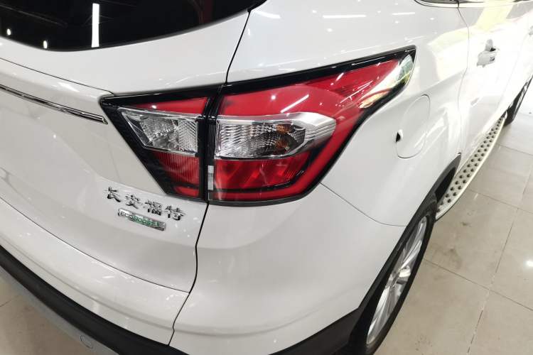 Used Ford Kuga 2018 EcoBoost 180 Two-Wheel-Drive Luxury Wing Edition Right Rear Taillight