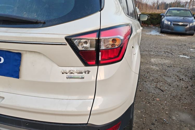 Used Ford Kuga 2018 EcoBoost 180 Two-Wheel-Drive Platinum Edition Right Rear Taillight
