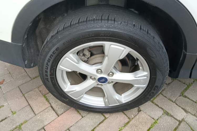 Used Ford Kuga 2018 Facelifted EcoBoost 180 Two-Wheel Drive Luxury Wing Edition Right Rear Wheel Hub