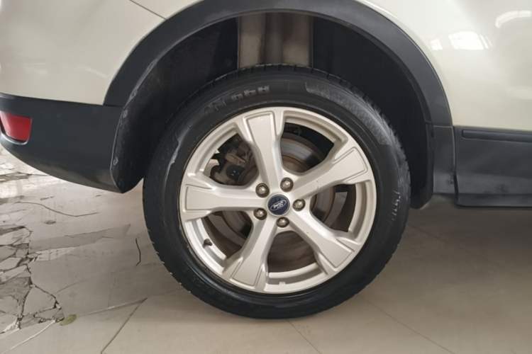Used Ford Kuga 2018 EcoBoost 180 Two-Wheel-Drive Elite Trim Right Rear Wheel Hub