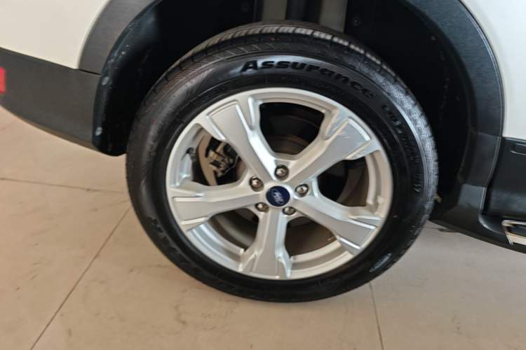 Used Ford Kuga 2018 EcoBoost 180 Two-Wheel-Drive Platinum Edition Right Rear Wheel Hub