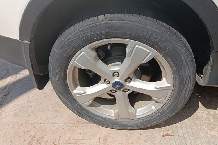 Used Ford Kuga 2018 EcoBoost 180 Two-Wheel-Drive Platinum Edition Right Rear Wheel Hub