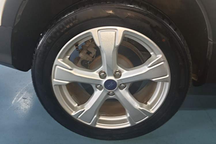 Used Ford Kuga 2018 Facelifted EcoBoost 180 Two-Wheel Drive Luxury Wing Edition Right Rear Wheel Hub