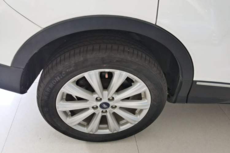Used Ford Kuga 2018 EcoBoost 180 Two-Wheel-Drive Luxury Wing Edition Right Rear Wheel Hub