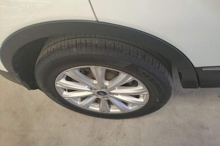 Used Ford Kuga 2018 EcoBoost 180 Two-Wheel-Drive Luxury Wing Edition Right Rear Wheel Hub