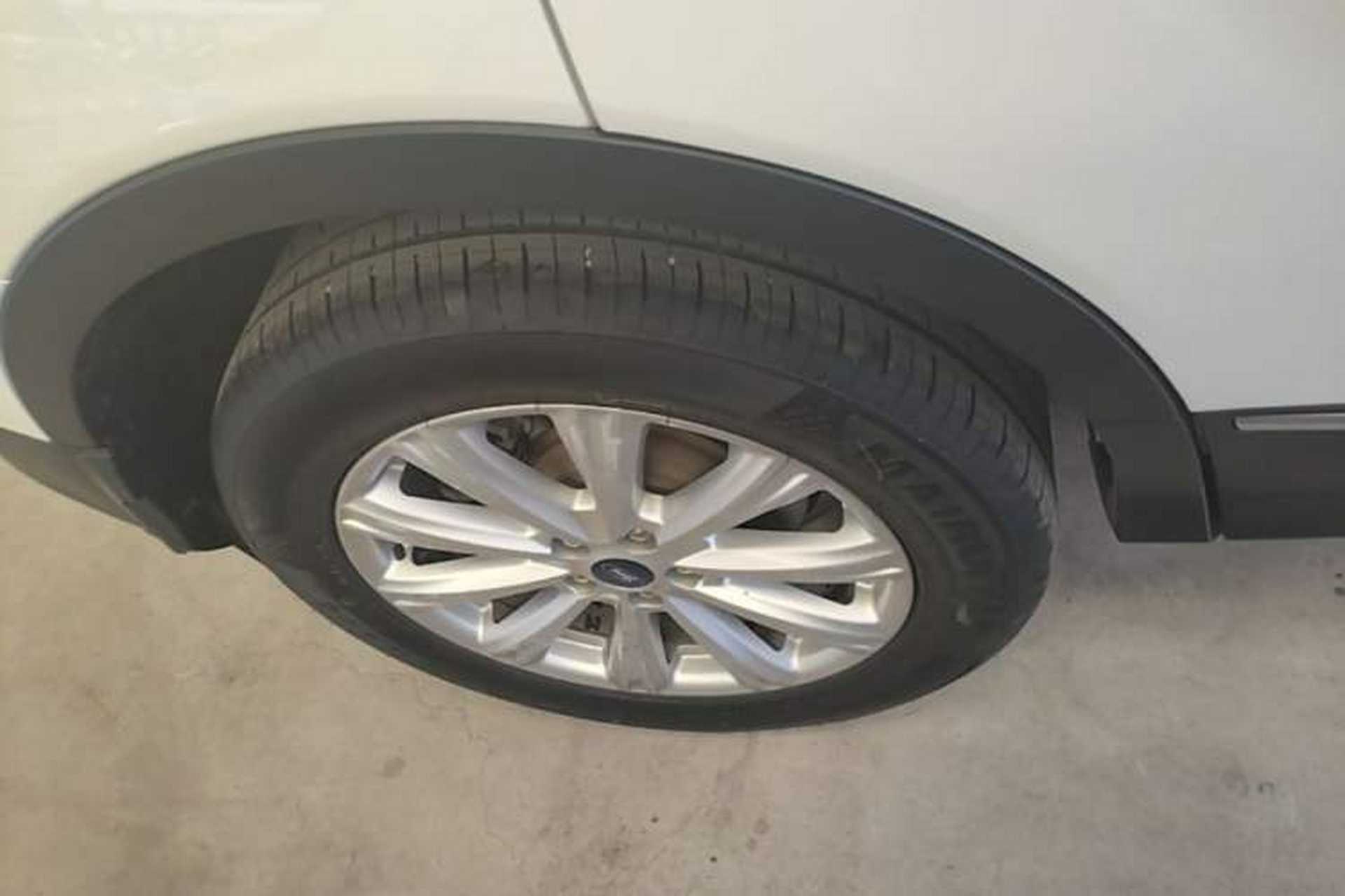 Used Ford Kuga 2018 EcoBoost 180 Two-Wheel-Drive Luxury Wing Edition Right Rear Wheel Hub