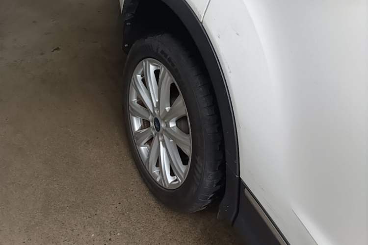 Used Ford Kuga 2018 EcoBoost 180 Two-Wheel-Drive Luxury Wing Edition Right Rear Wheel Hub