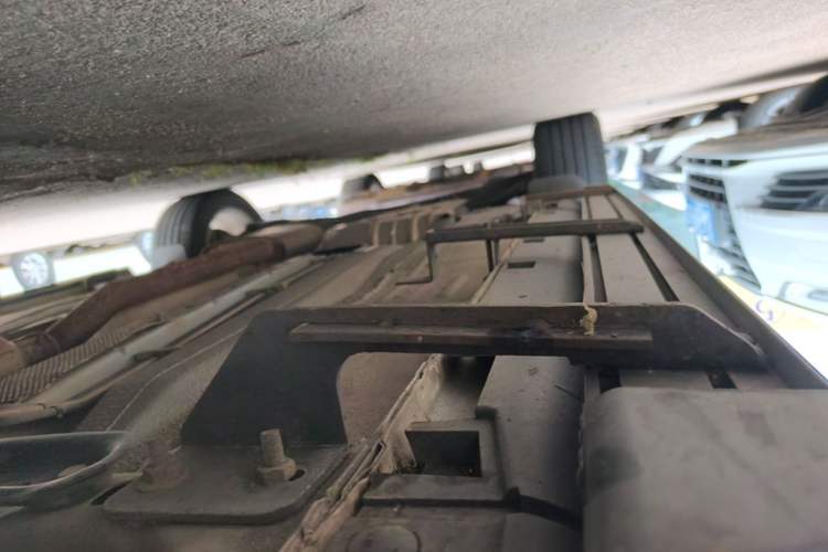 Used Ford Kuga 2018 EcoBoost 180 Two-Wheel-Drive Platinum Edition Right Side Sill