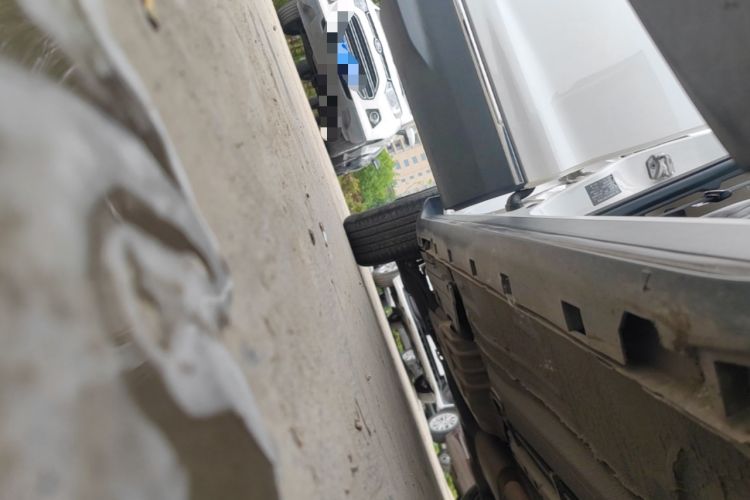 Used Ford Kuga 2018 EcoBoost 180 Two-Wheel-Drive Luxury Wing Edition Right Side Sill