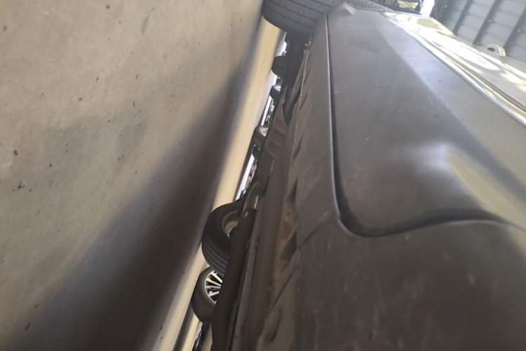 Used Ford Kuga 2018 EcoBoost 180 Two-Wheel-Drive Luxury Wing Edition Right Side Sill