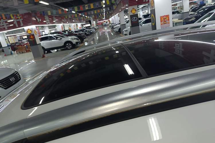 Used Ford Kuga 2018 EcoBoost 180 Two-Wheel-Drive Luxury Wing Edition Roof