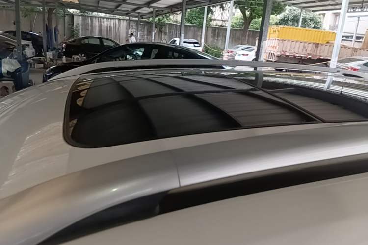 Used Ford Kuga 2018 EcoBoost 180 Two-Wheel-Drive Platinum Edition Roof
