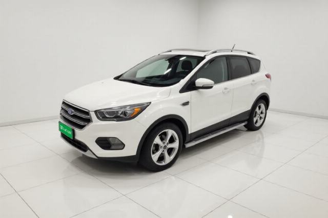 Używany Ford Kuga 2018 EcoBoost 180 Two-Wheel-Drive Platinum Edition