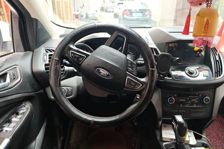 Used Ford Kuga 2018 Facelifted EcoBoost 180 Two-Wheel-Drive Platinum Wing Edition Steering Wheel
