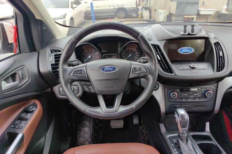 Used Ford Kuga 2018 EcoBoost 180 Two-Wheel-Drive Cognac Special Edition Steering Wheel