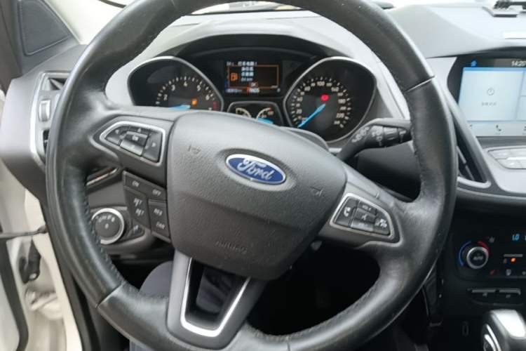 Used Ford Kuga 2018 Facelifted EcoBoost 180 Two-Wheel Drive Luxury Wing Edition Steering Wheel