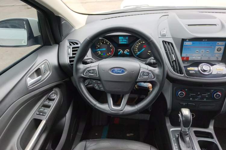 Used Ford Kuga 2018 EcoBoost 180 Two-Wheel-Drive Platinum Edition Steering Wheel