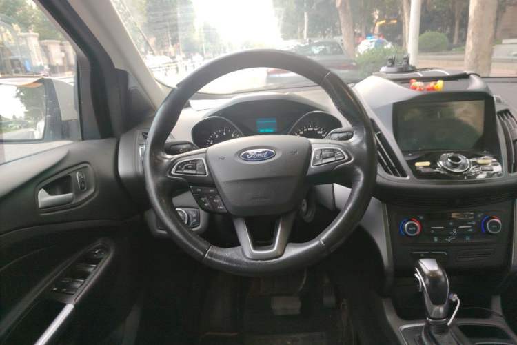 Used Ford Kuga 2018 EcoBoost 180 Two-Wheel-Drive Platinum Edition Steering Wheel
