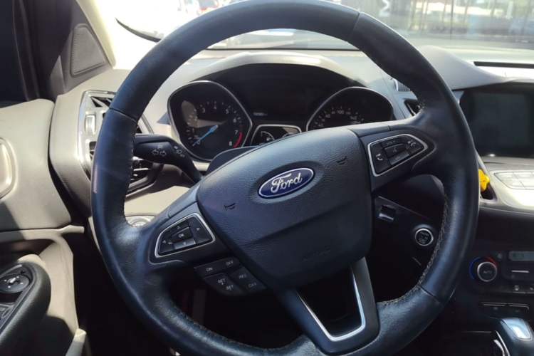 Used Ford Kuga 2018 Facelift EcoBoost 245 Four-Wheel Drive Luxury Wing Model Steering Wheel