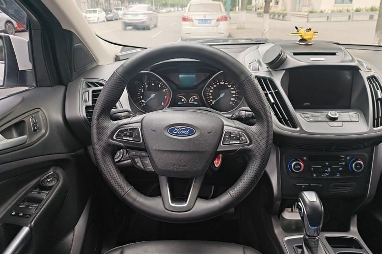 Used Ford Kuga 2018 EcoBoost 180 Two-Wheel-Drive Platinum Edition Steering Wheel