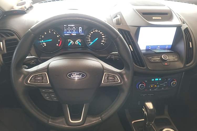 Used Ford Kuga 2018 EcoBoost 180 Two-Wheel-Drive Luxury Wing Edition Steering Wheel