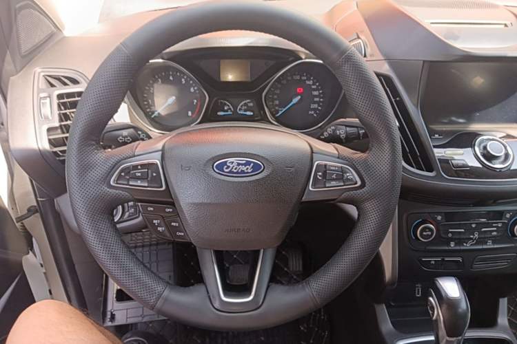 Used Ford Kuga 2018 EcoBoost 180 Two-Wheel-Drive Platinum Edition Steering Wheel