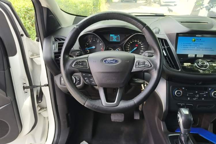 Used Ford Kuga 2018 EcoBoost 180 Two-Wheel-Drive Platinum Edition Steering Wheel