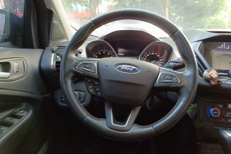 Used Ford Kuga 2018 Facelift EcoBoost 245 All-Wheel-Drive Sport Model Steering Wheel