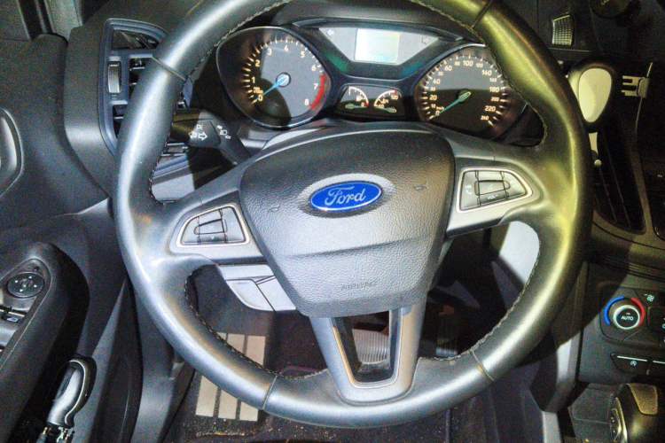 Used Ford Kuga 2018 Facelifted EcoBoost 180 Two-Wheel-Drive Platinum Wing Edition Steering Wheel